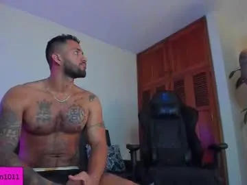 nik_sharp – webcam model profile photo Image 3