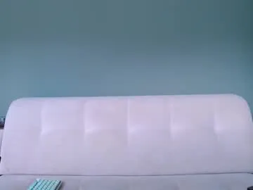 blondeangel_4u2 – webcam model profile photo Image 4