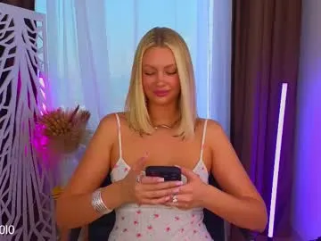 VictoriaMorrone – webcam model profile photo Image 2