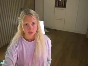 MistressLouUK – webcam model profile photo Image 14