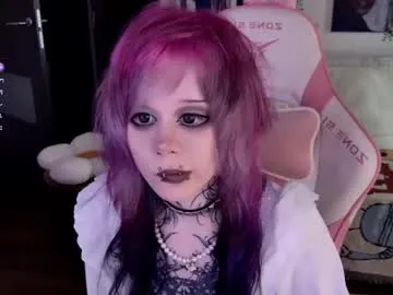 SelennaMoon – webcam model profile photo Image 13