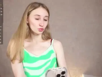 BlondeScarlettx – webcam model profile photo Image 10