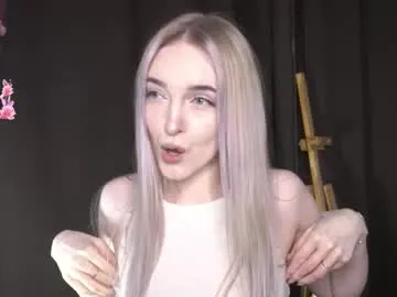 BigTitBlondeUK – webcam model profile photo Image 13