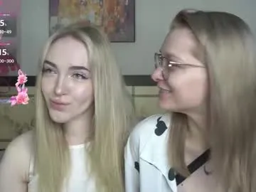 BigTitBlondeUK – webcam model profile photo Image 8