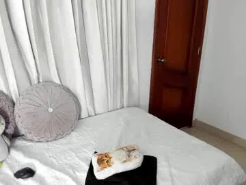 Silviyaa – webcam model profile photo Image 10