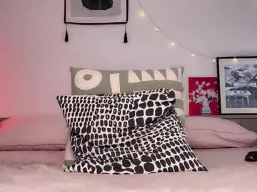 SelennaMoon – webcam model profile photo Image 14