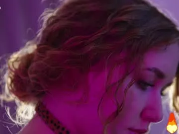 wellicaren – webcam model profile photo Image 18