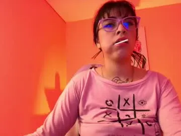 Monkey104 – webcam model profile photo Image 13