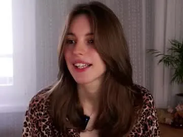 roouse – webcam model profile photo Image 10