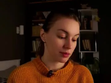 roouse – webcam model profile photo Image 12