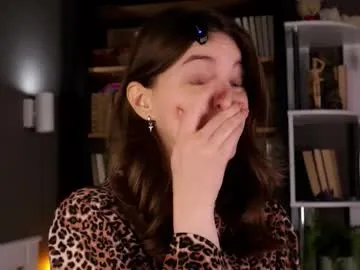 roouse – webcam model profile photo Image 14