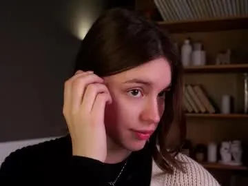 roouse – webcam model profile photo Image 16