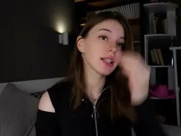 roouse – webcam model profile photo Image 19