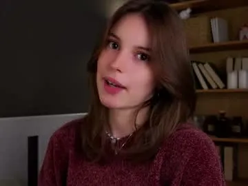 roouse – webcam model profile photo Image 4