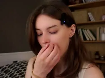 roouse – webcam model profile photo Image 5