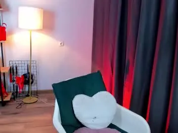 Miqibaob – webcam model profile photo Image 3