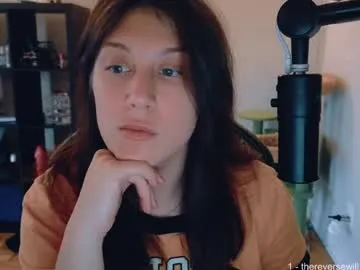 LoraDevine – webcam model profile photo Image 17