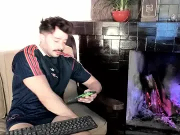 curlytwinkboy – webcam model profile photo Image 12