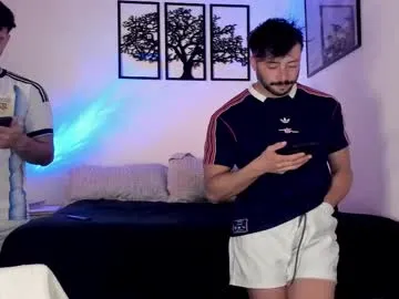 curlytwinkboy – webcam model profile photo Image 16