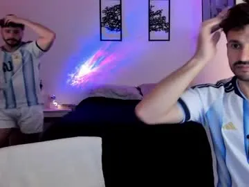 curlytwinkboy – webcam model profile photo Image 17