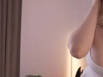 SusyBlair – webcam model profile photo Image 2