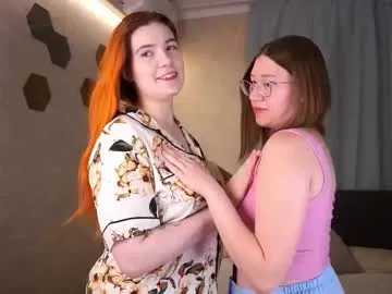 Paratrax – webcam model profile photo Image 3