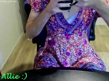 xlunami – webcam model profile photo Image 3