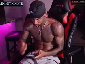 blondeangel_4u2 – webcam model profile photo Image 7