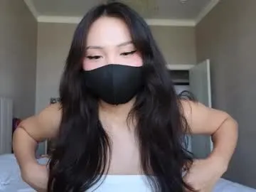 roouse – webcam model profile photo Image 6