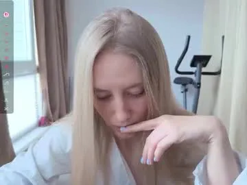 KarinaKokhana – webcam model profile photo Image 3