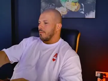 johnnnyhorny – webcam model profile photo Image 7