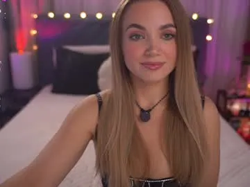 LoraDevine – webcam model profile photo Image 14