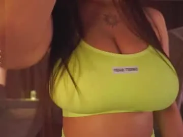 Malisha8 – webcam model profile photo Image 3