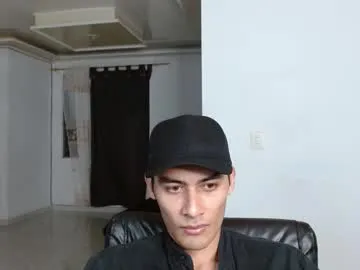 NoahCollins – webcam model profile photo Image 8