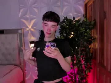 max04 – webcam model profile photo Image 19