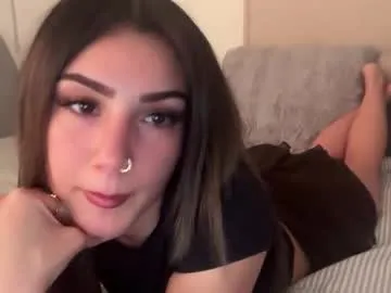 LoraDevine – webcam model profile photo Image 6