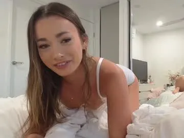 LoraDevine – webcam model profile photo Image 11