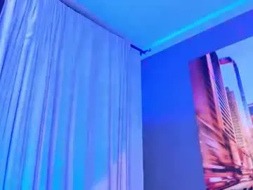 max04 – webcam model profile photo Image 10