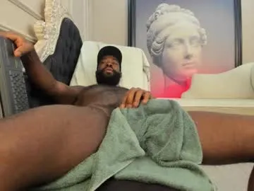 max04 – webcam model profile photo Image 12