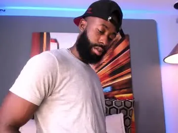 max04 – webcam model profile photo Image 7