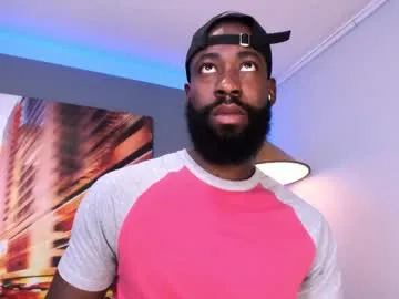 max04 – webcam model profile photo Image 9