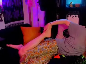 UKRaunchyRobyn – webcam model profile photo Image 7