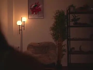 roouse – webcam model profile photo Image 17