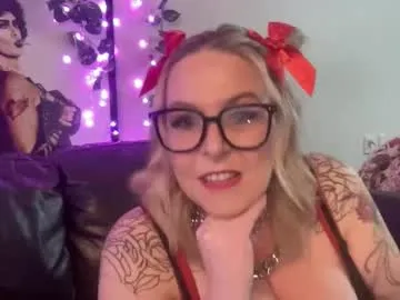 roouse – webcam model profile photo Image 12