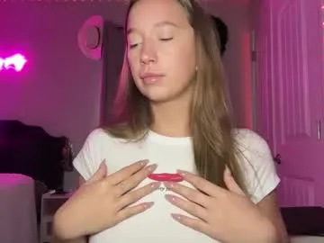 KateDivineUK – webcam model profile photo Image 17