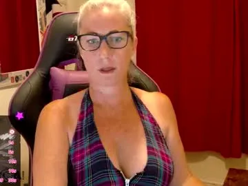 BlondeHott – webcam model profile photo Image 2