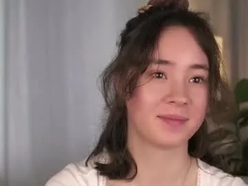 Silviyaa – webcam model profile photo Image 4