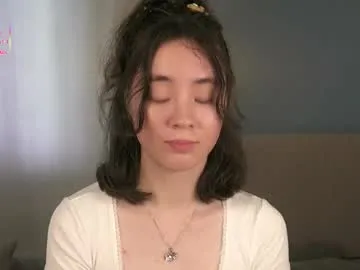 Silviyaa – webcam model profile photo Image 5