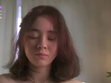 Silviyaa – webcam model profile photo Image 7