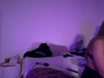 Reichel05 – webcam model profile photo Image 17